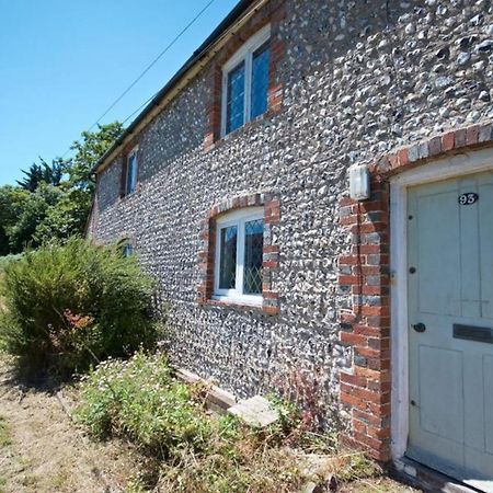 Wish Cottage Ratton Екстер'єр фото