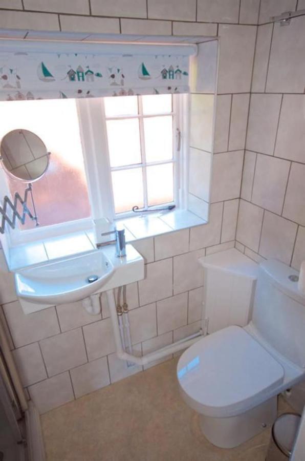 Wish Cottage Ratton Екстер'єр фото